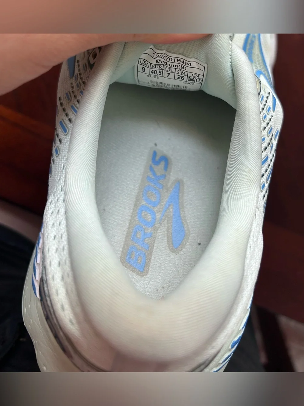 Brooks Women's Glycerin Running Shoes - Light Gray with Blue Accents size 9